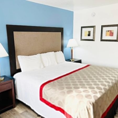 Super 8 By Wyndham Fort Scott Exterior foto